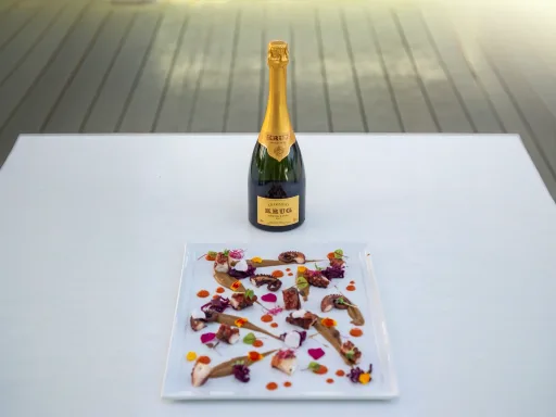 lido la lingua procida ristorante prenota il tuo giro in barca a procida